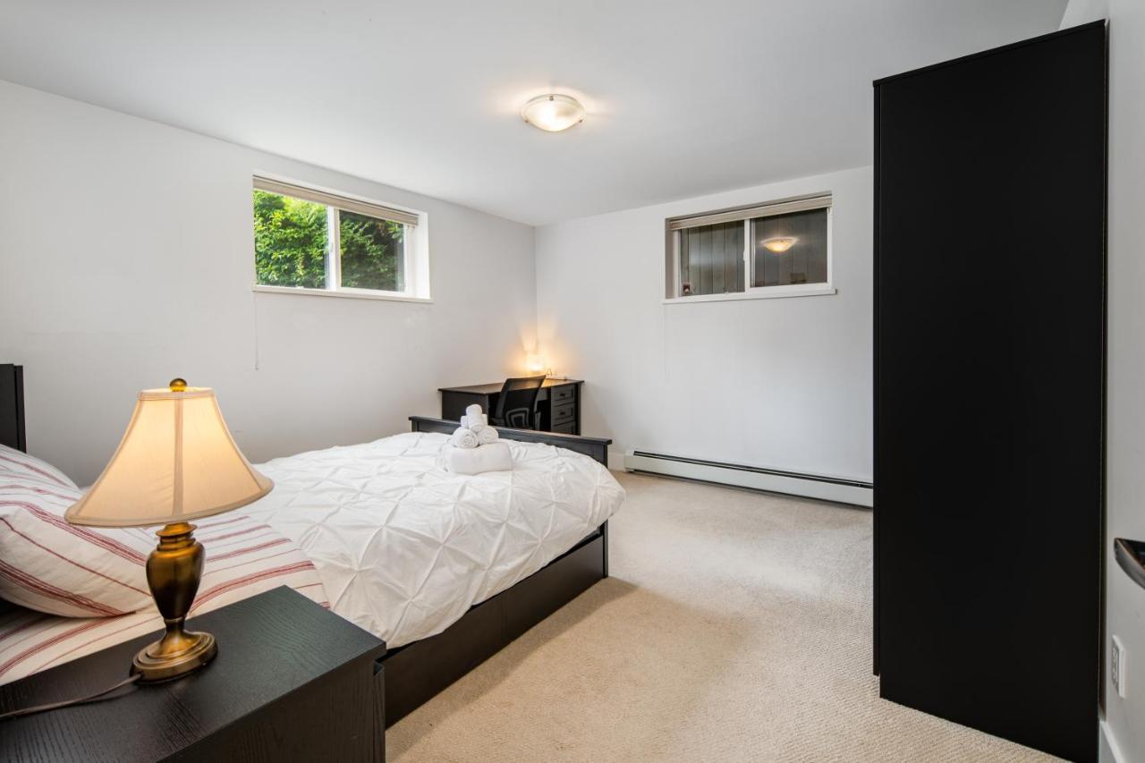 Gorgeous 4 Bedroom Garden Level Suite At Vancouver West & Ubc Exteriör bild