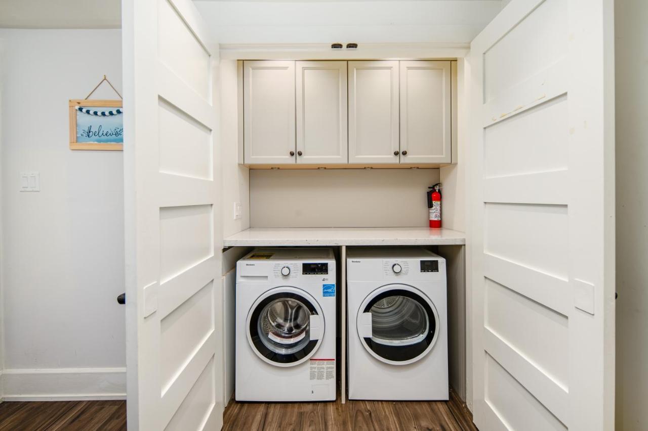 Gorgeous 4 Bedroom Garden Level Suite At Vancouver West & Ubc Exteriör bild